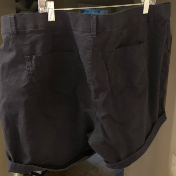 Lane Bryant Sz 18 Cotton Stretch Navy Blue Shorts - Picture 2 of 3